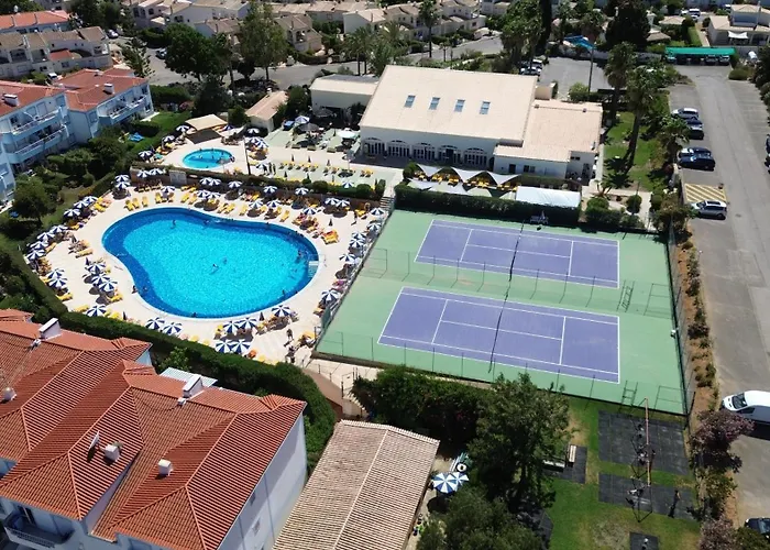 Oasis Park 2 Bedroom Top Floor Apartment At72