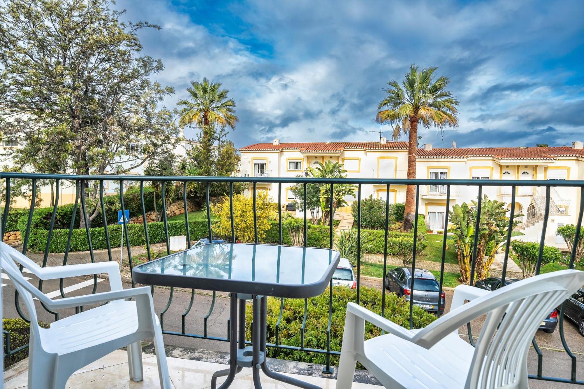 Oasis Park 2 Bedroom Floor At72 Portimao